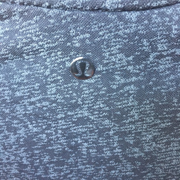 Size 8 Lululemon Grey Black Pullover Front Zipper Top - Picture 3 of 7